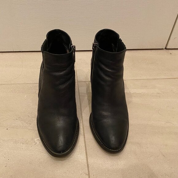 Aquatalia waterproof blk leather booties 6.5 - Picture 1 of 7